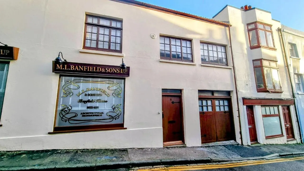 Spacious 4-Bed Brighton Townhouse Retreat 0*,